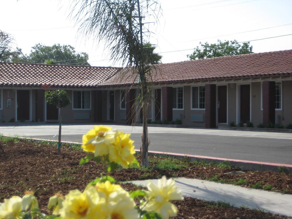 Americas Best Value Inn - Porterville Exterior foto